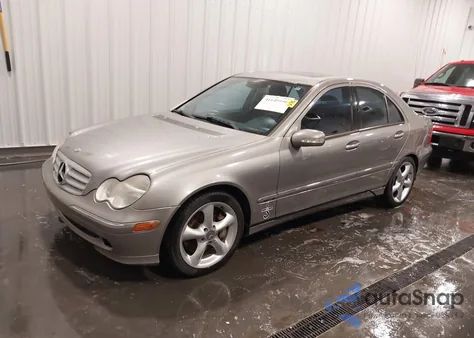 2004 Mercedes-Benz C 230 Kompressor Sport/Sport z USA, uszkodzony, nr VIN WDBRF40J04A581570